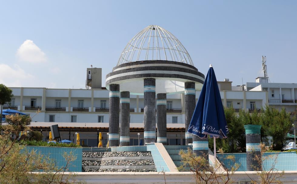 DOME HOTEL - Η ΙΣΤΟΡΙΑ ΤΟΥ ΞΕΝΟΔΟΧΕΙΟΥ ΣΤΗΝ ΚΕΡΥΝΕΙΑ - ΤΟΤΕ ΚΑΙ ΣΗΜΕΡΑ