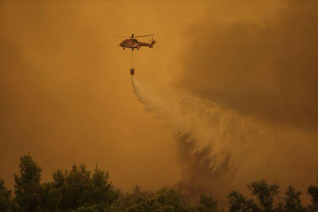 choper; Disaster; Evia; extinguish; fire department; forest fire; Helicopter; Makrimallis; smoke; Εύβοια; ελικόπτερο; καπνός; κατάσβεση; καταστροφή; πυρκαγιά; πυροσβέστης; πυροσβεστική;
