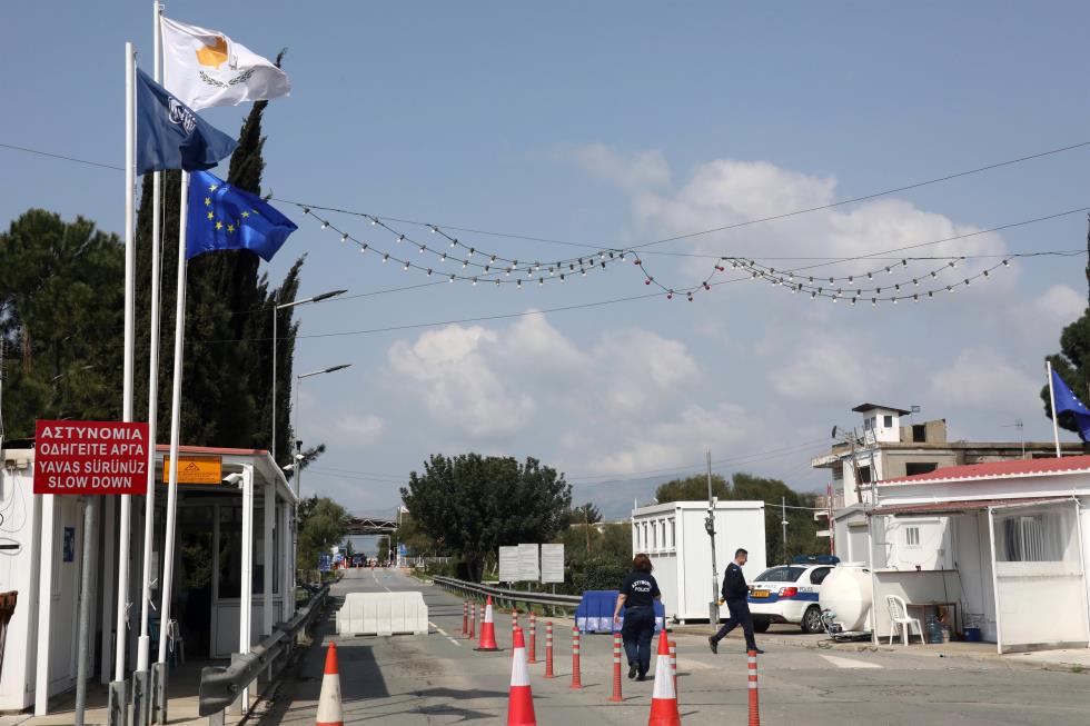 Closed Cyprus checkpoint due to Covid-19