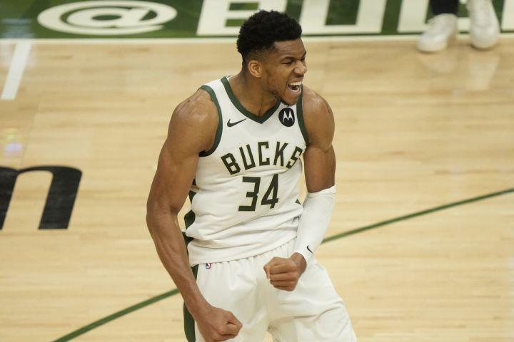 3962182194102776 antetokounmpo (1)