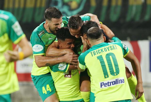 4049400808180183 image