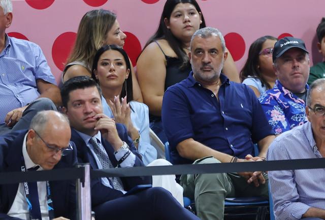 Στο Σπύρος Κυπριανού για το Κύπρος-Ελλάδα και η Λατινοπούλου, δίπλα στον Φουρλά (pic) Στο Σπύρος Κυπριανού για το Κύπρος-Ελλάδα και η Λατινοπούλου, δίπλα στον Φουρλά (pic)