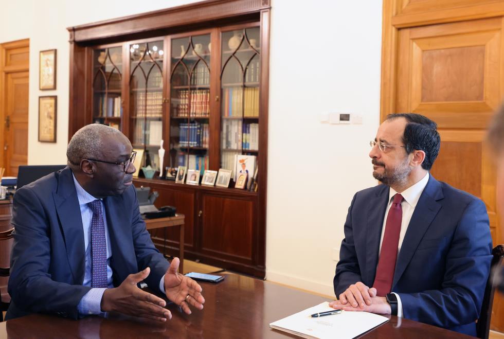 5309794520487859 image