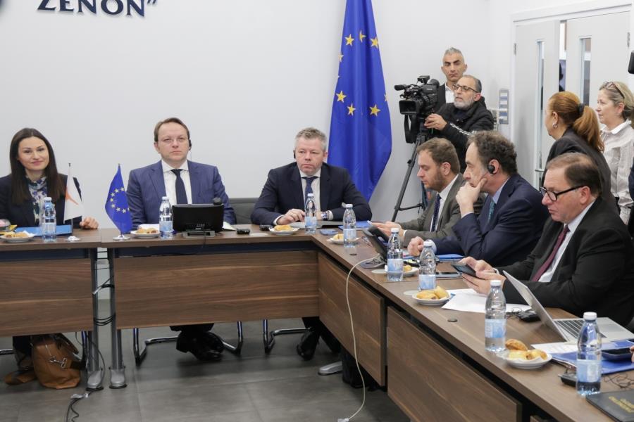 5426317189598448 Υπ.Γεω.-8573